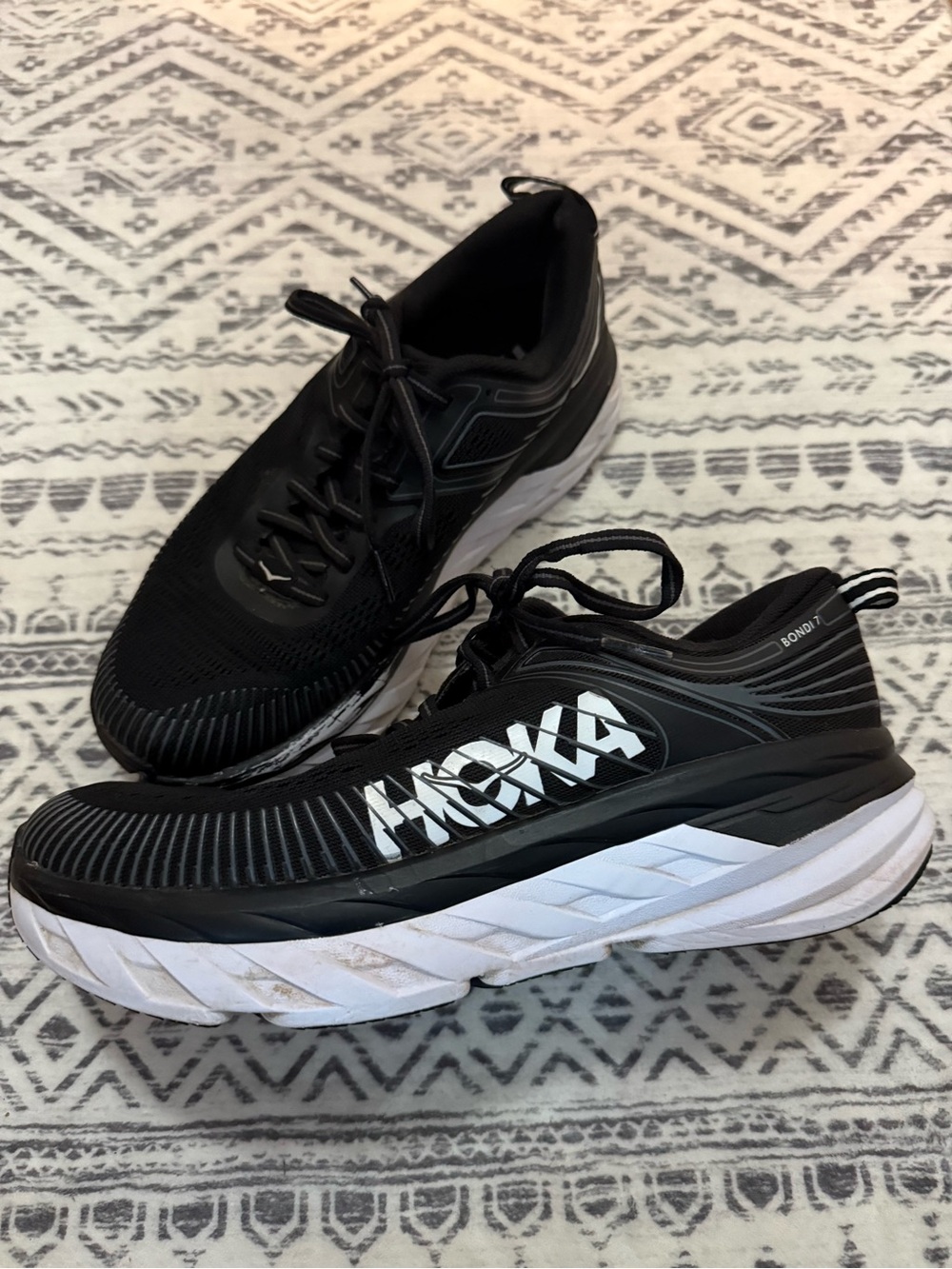HOKA Bondi 7 Shoes - Black/White